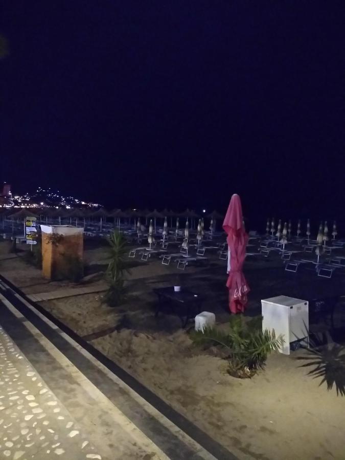 Sarah Appartamento Vlorë Екстериор снимка