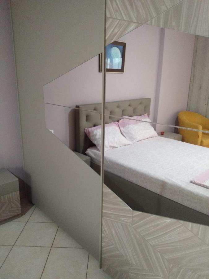 Sarah Appartamento Vlorë Екстериор снимка